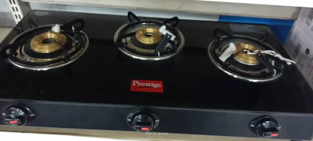 Best 3 Burner Gas Stove in India. One of the 3 burner gas stoves we have tasted in our lab.
